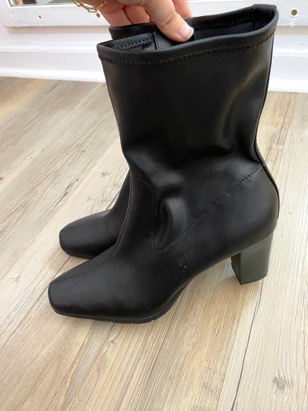 Aerosoles Black Square Toe Short Boots Size 9